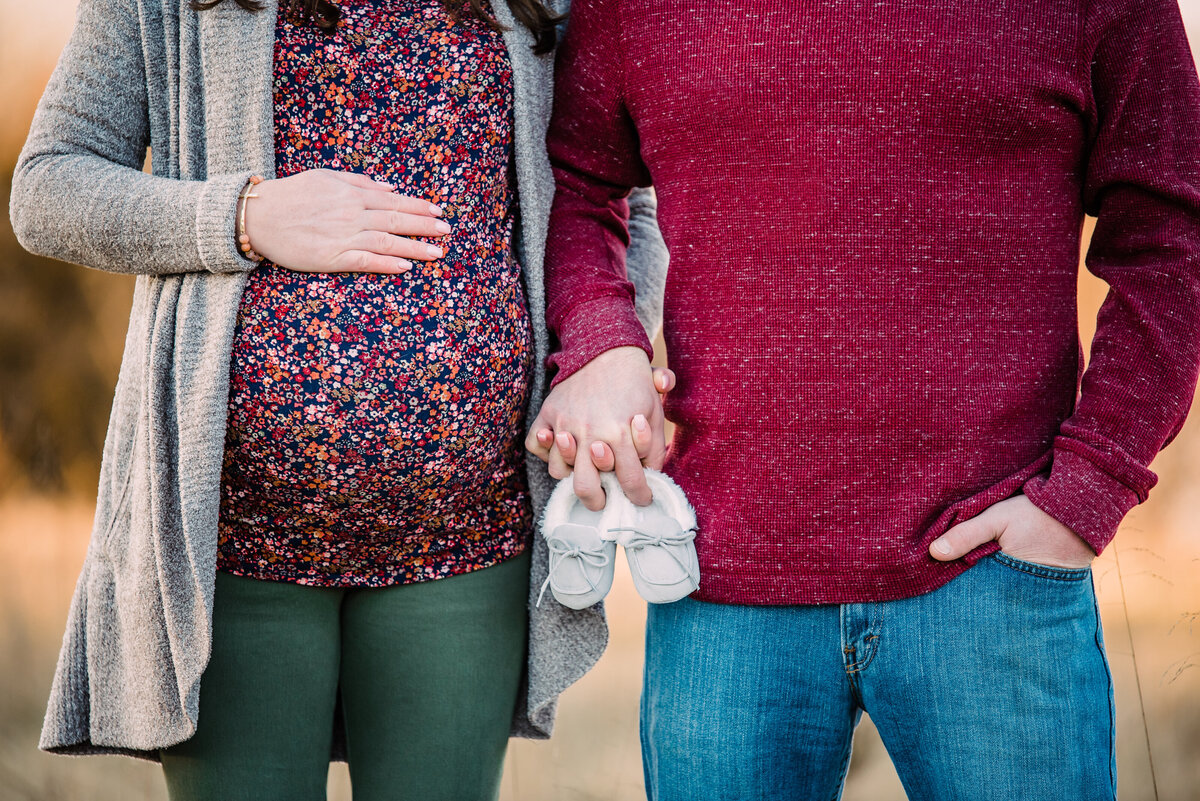 best maternity photography Meridian Hills IN, get maternity pictures taken