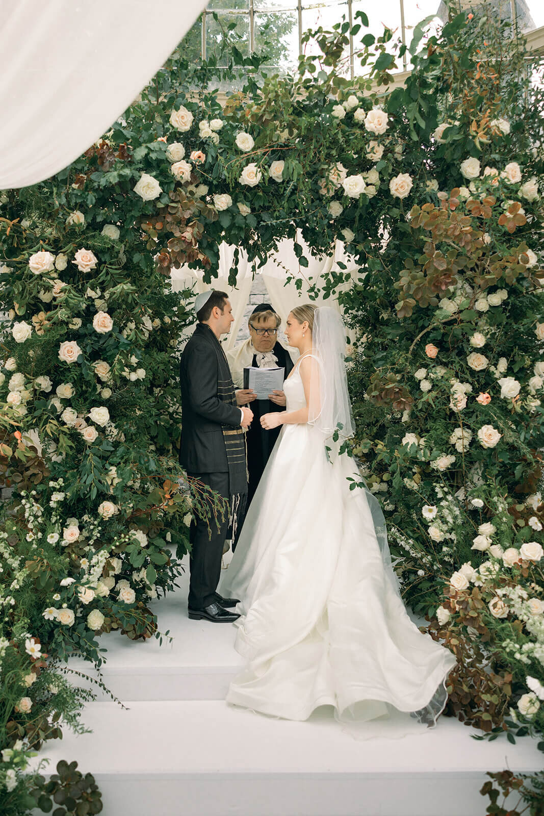 chuppah wedding flower installation5