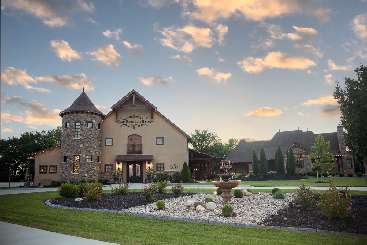 The-English-Barn-Kansas-City-Wedding-Venue-7