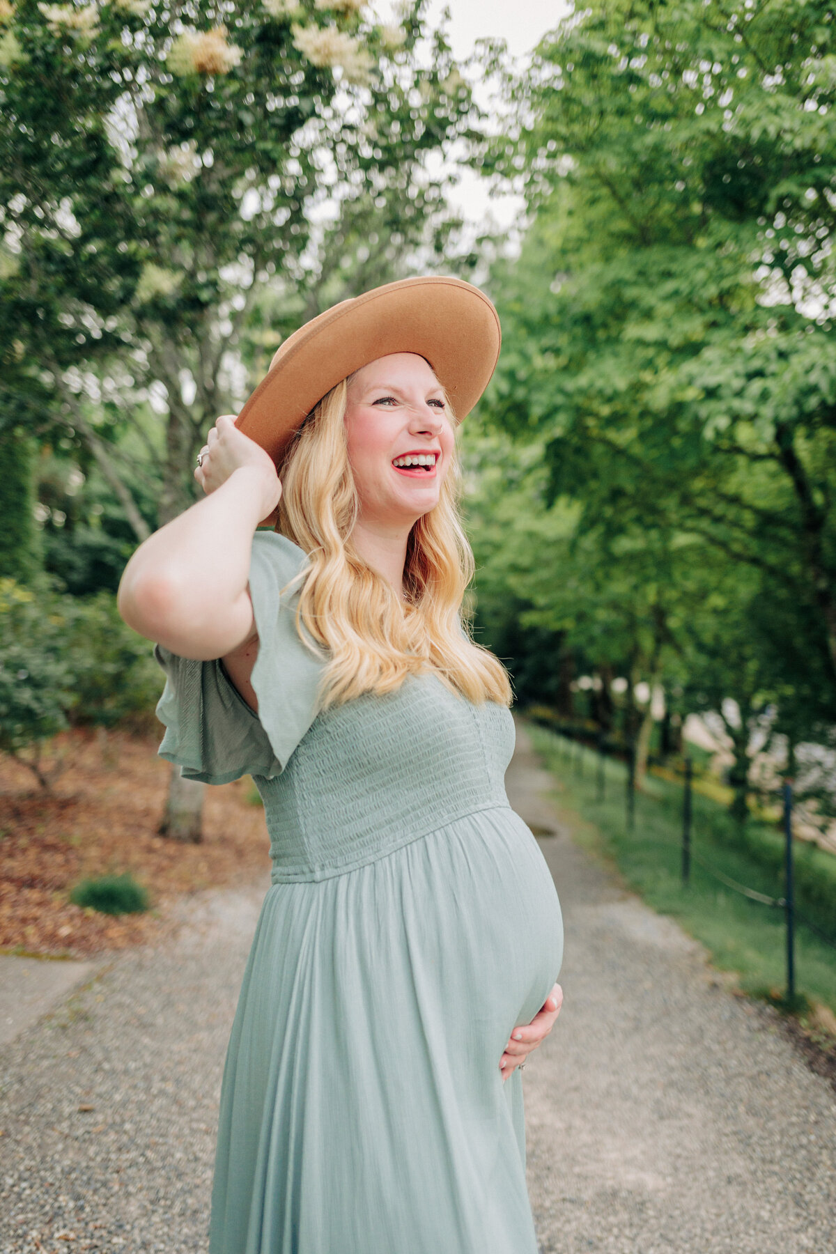 Asheville Maternity photo session at the NC Arboretum photographed by Asheville Maternity and Newborn Photographer Rachel Marie Photography