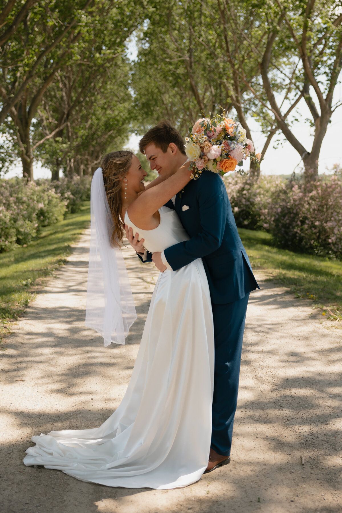 Sydney and Brant's Rustic Midwest Wedding Photography-176