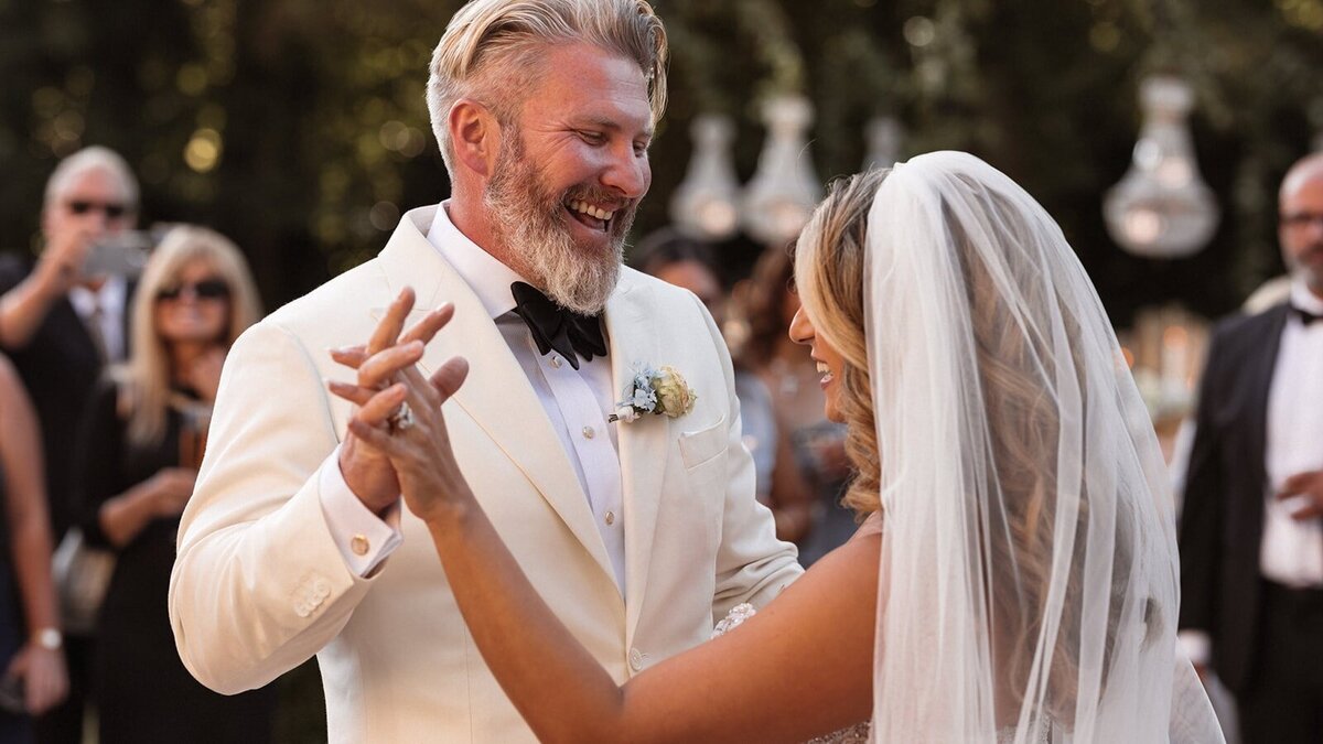 bride-groom-first-dance