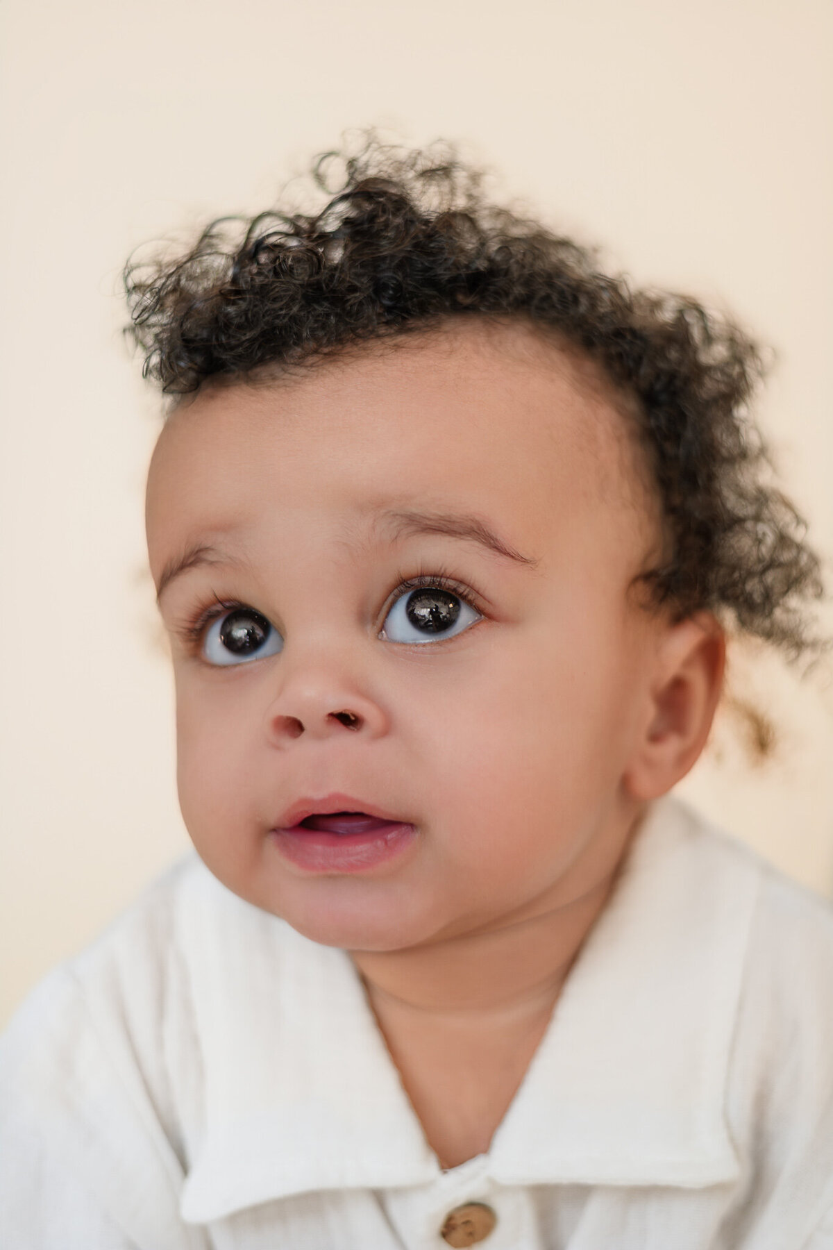 baby-boy-portrait-with-curly-hair-pittsburgh-studio