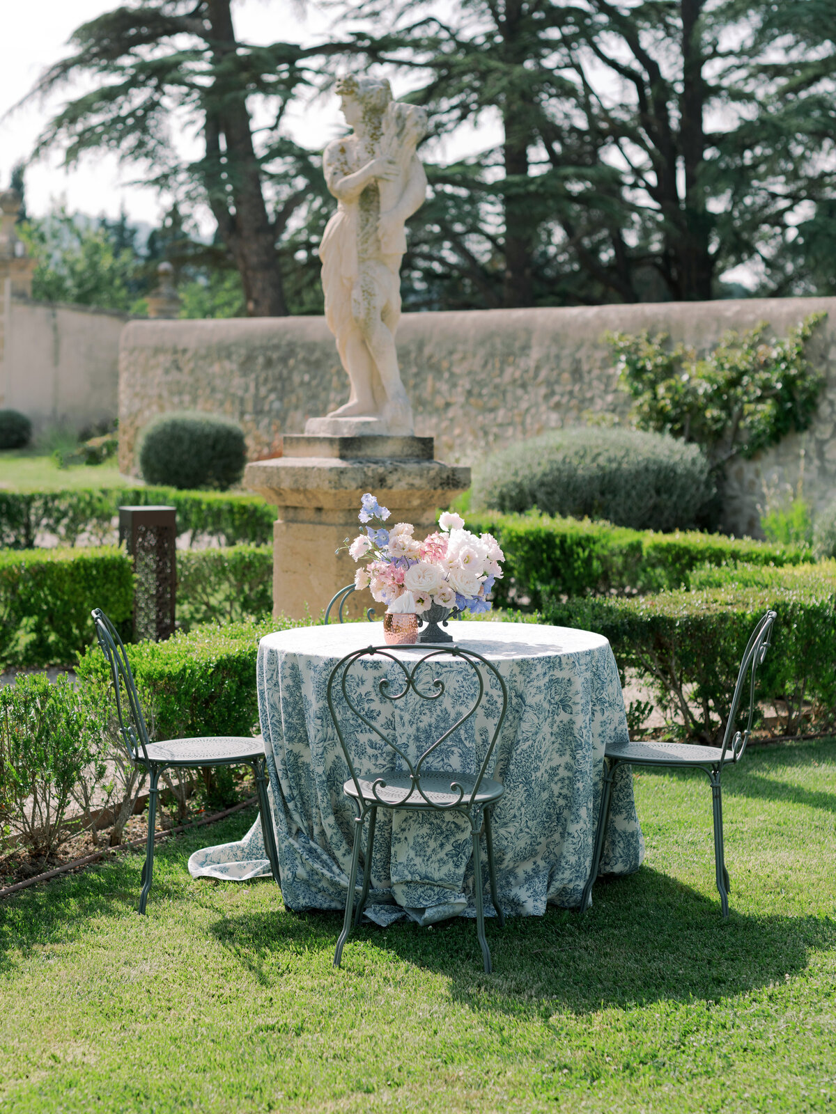 Jennifer Fox Weddings American wedding planning & design agency in Provence, crafting luxury weddings at Château de Fonscolombe sophieeptonphotographyjordynrichardwedpreview-82