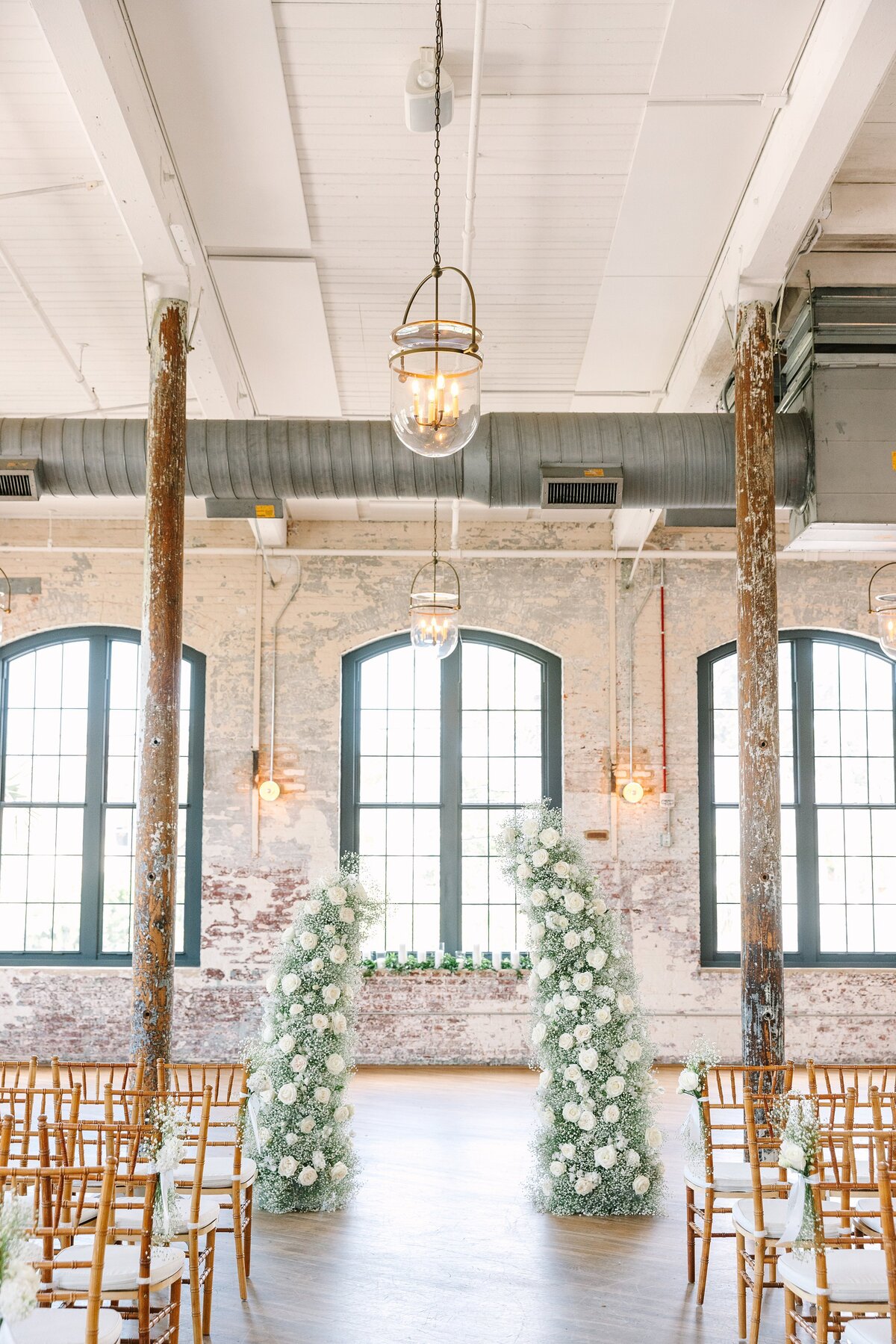 Charleston-Wedding-Photographers-Dana-Cubbage-Cedar-Room_0026
