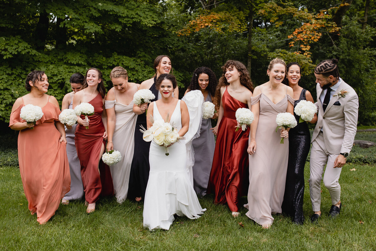 bridal-party-mixed-color-dresses