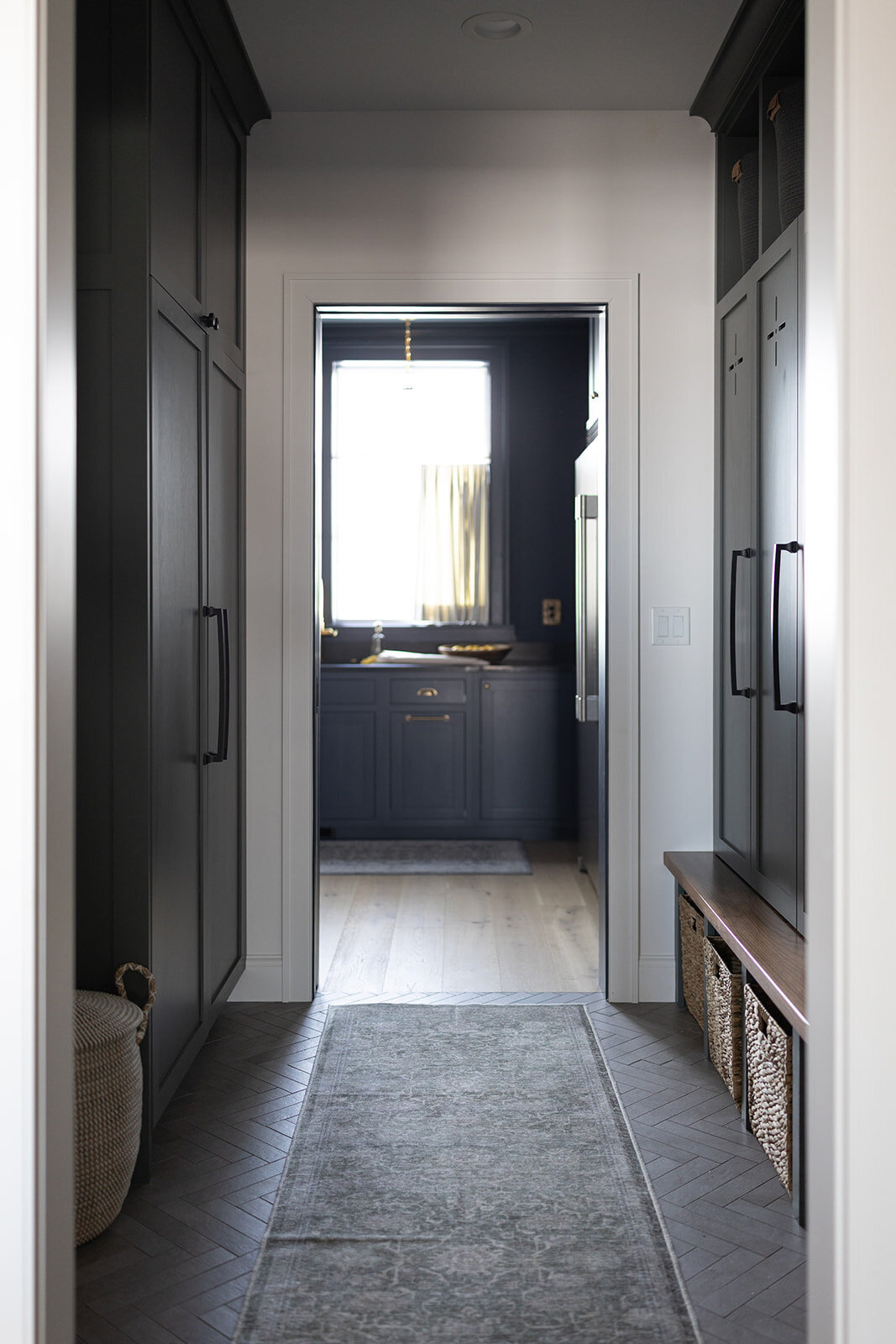 michele rosenboom design cozy colonial master mudroom 2