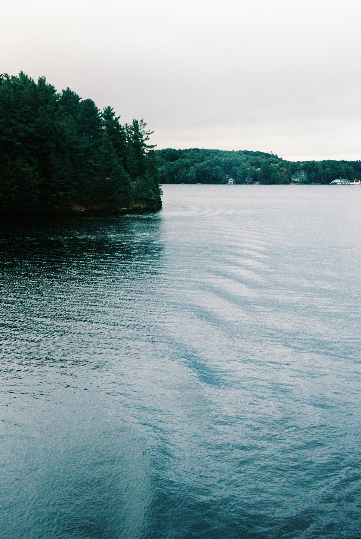 Muskoka_Wenonah_Steamboat_Wedding_Raphaelle_Granger (2)