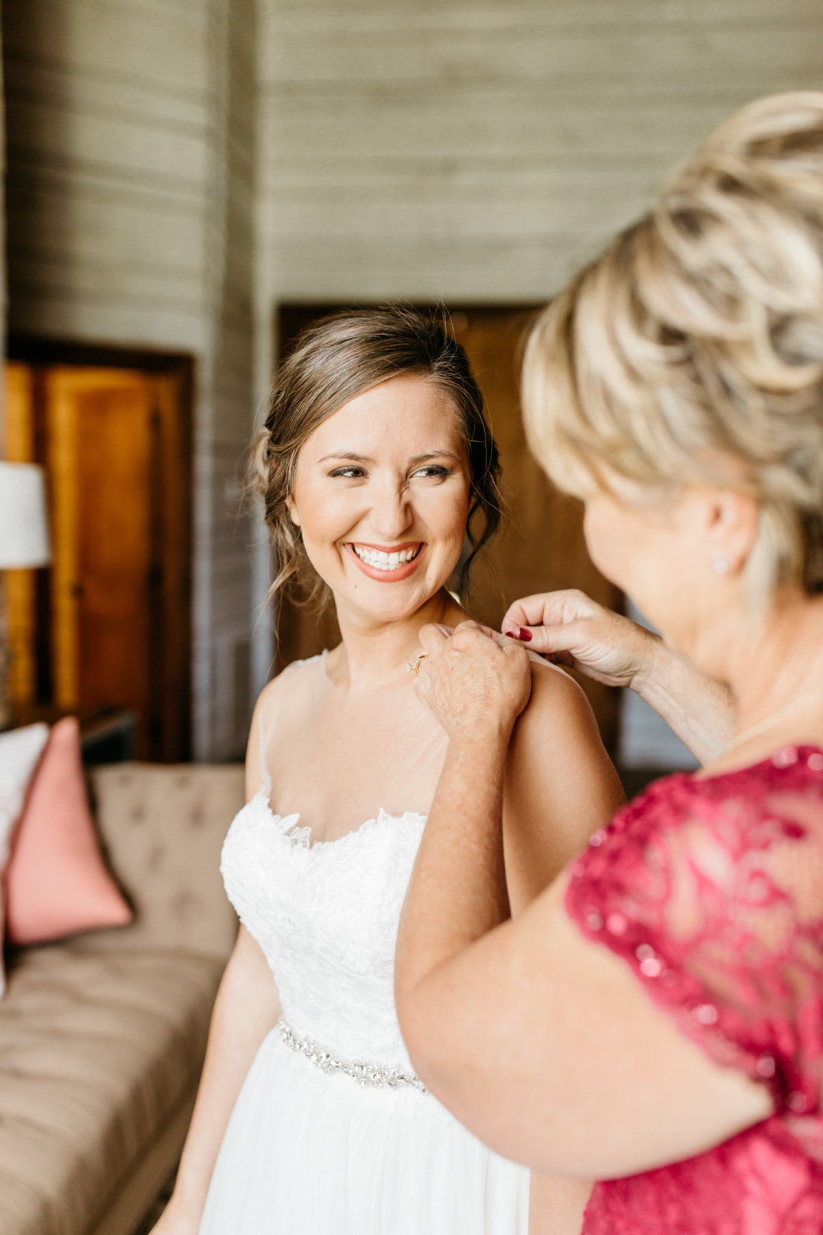Alexa-Vossler-Photo_Dallas-Wedding-Photographer_North-Texas-Wedding-Photographer_Stephanie-Chase-Wedding-at-Morgan-Creek-Barn-Aubrey-Texas_11