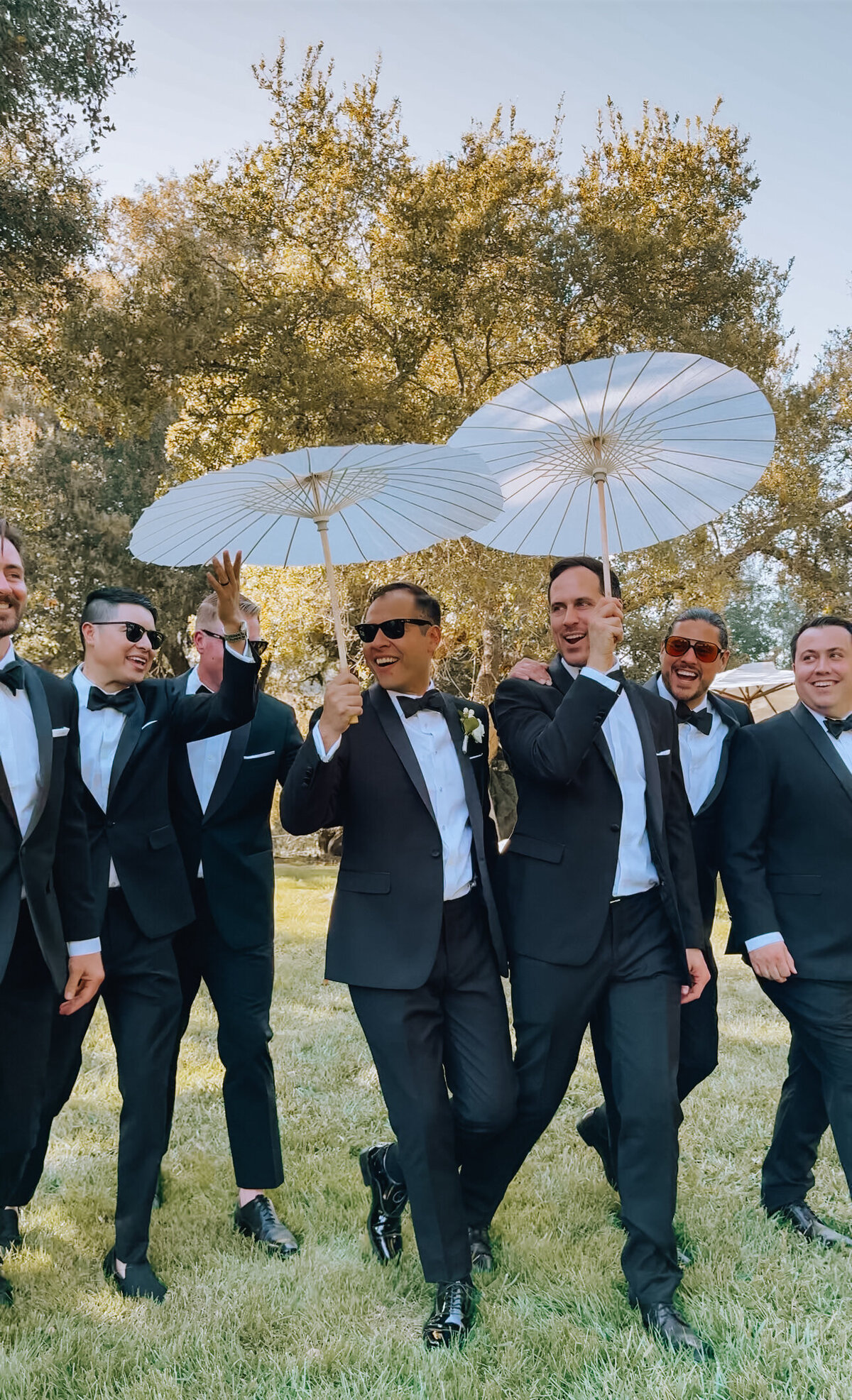 Groomsmen Wedding, Groom Tux wedding, Groom inspiration photo wedding, Groom Wedding Photos