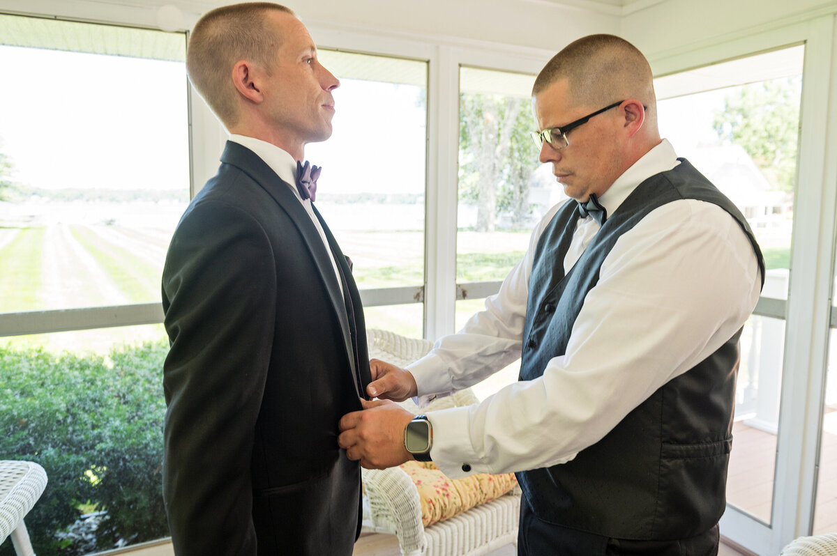 Detroit-Wedding-Photographer-The-Landing-207