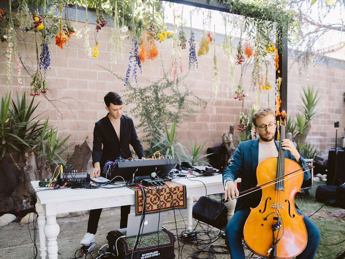 Ojai-Rancho-Inn-Luxury-Wedding-colorful-whimsical-vegan-musicians-34