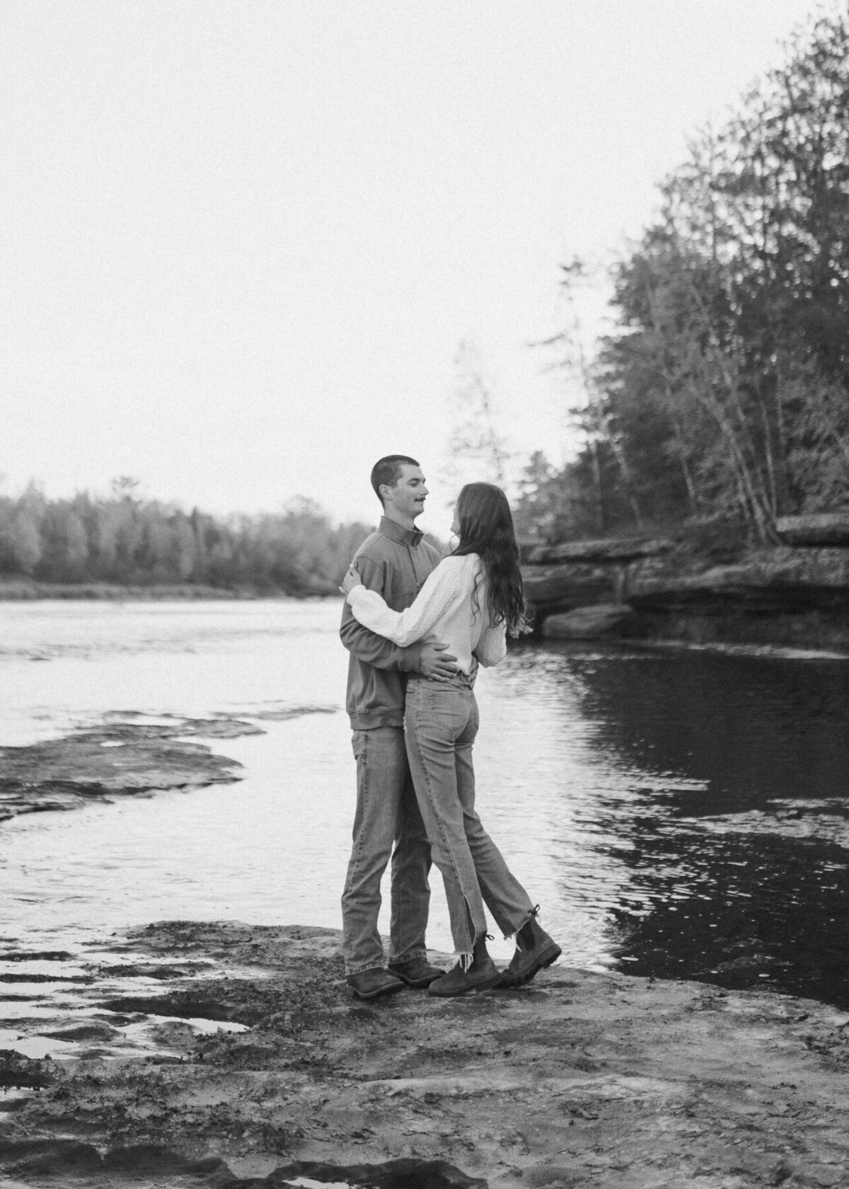 L&S - Minneapolis Minnesota Engagement Photographer-29