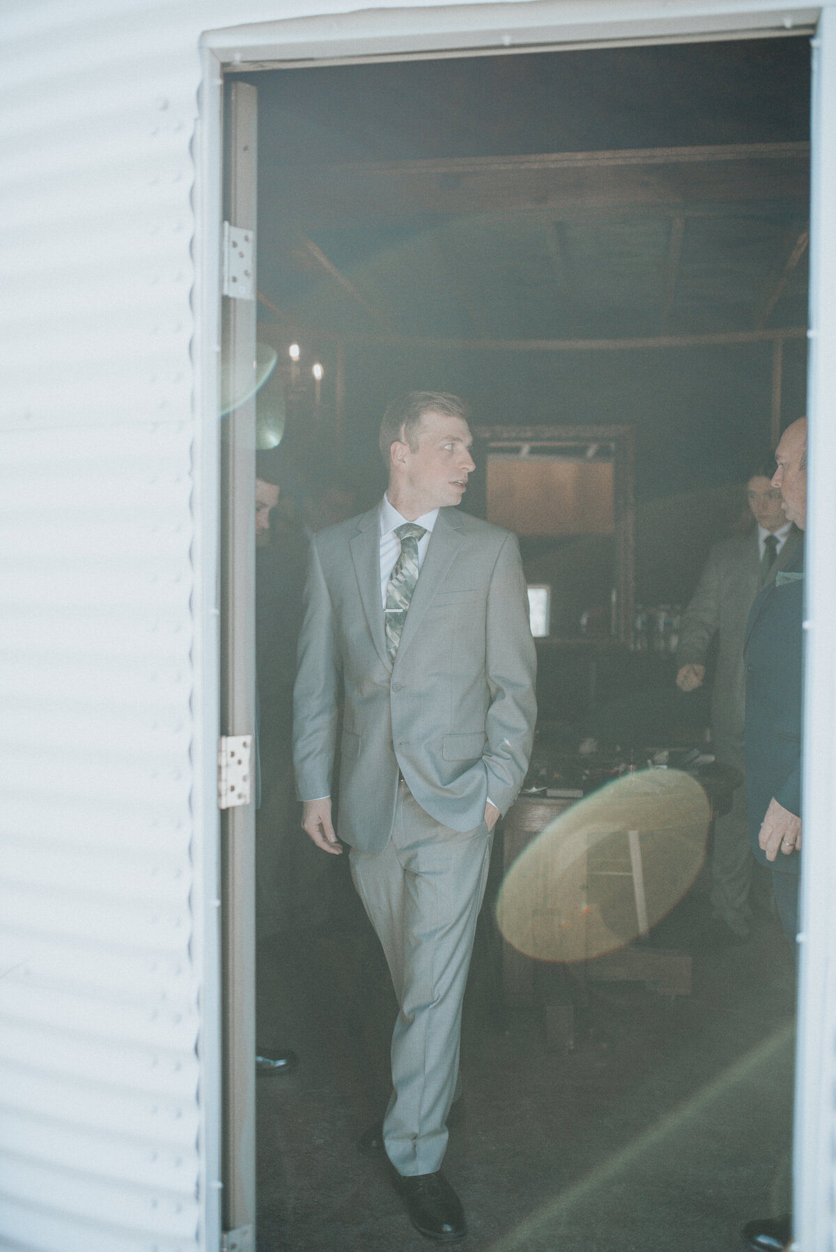 wedding | harpor's vinyard | Iowa Wedding Photographer | Playlife | Getting Ready | Bride_0079