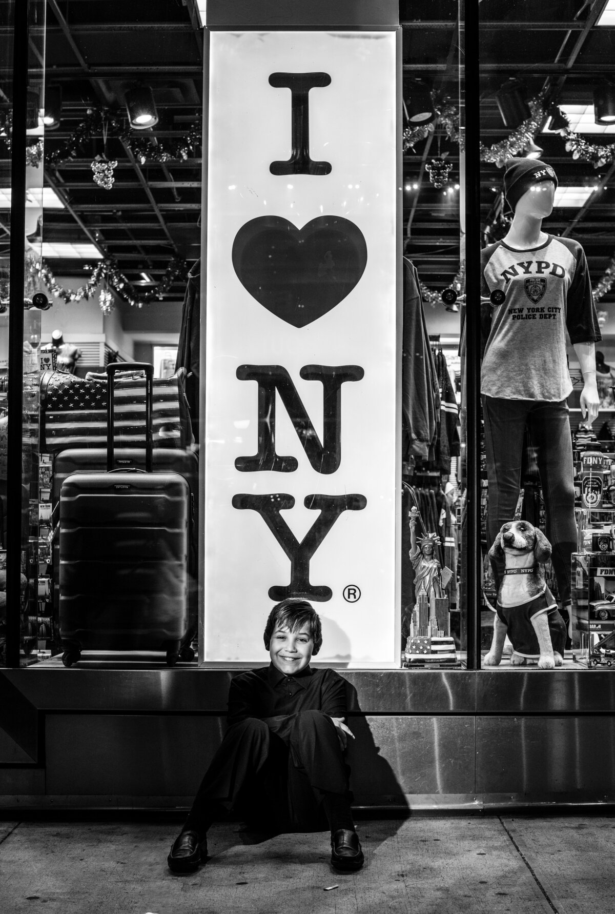 NYC_NY_Matthew_Bar_Mitzvah_Portraits_TimeSquare_Dumbo_Brooklyn_Bridge_VMAstudios_Photographer_Aaron427_7197-Edit