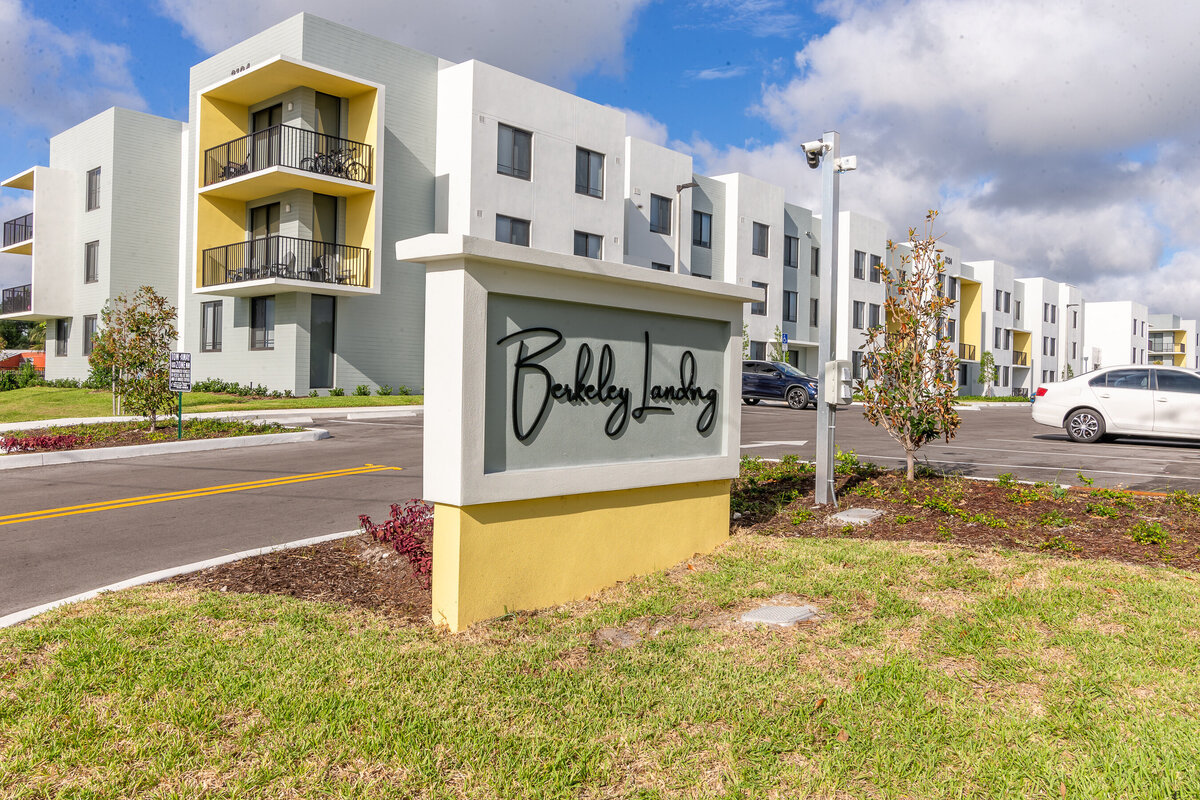 062524BERKELYPALMBEACH-41