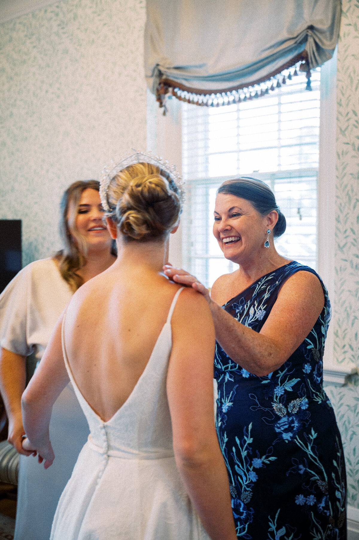 Farmington Country Club Wedding Photographer - Hunter and Sarah Photography-14