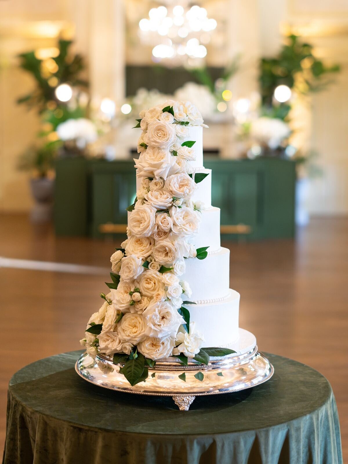 Idle-Hour-Lexington-KY-Wedding-Cake
