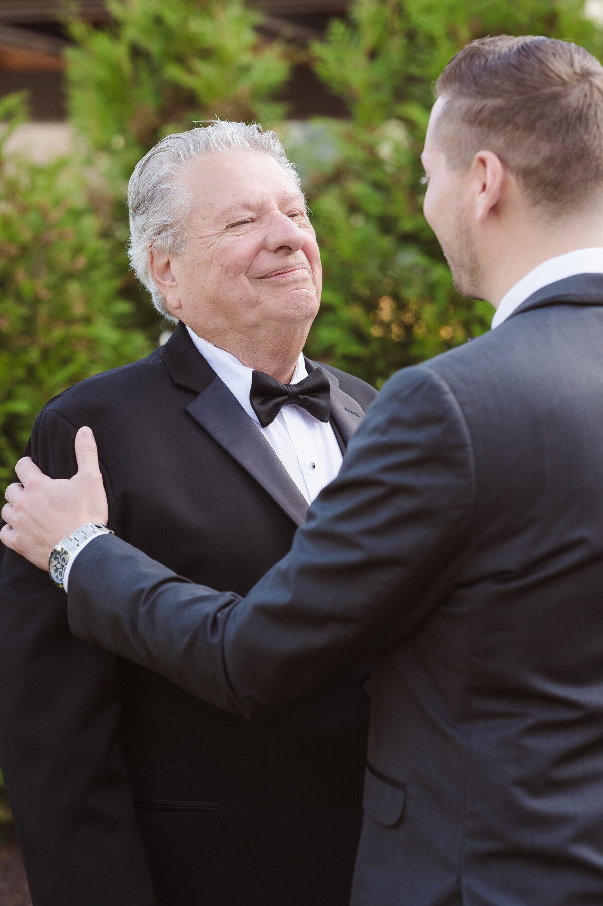 whimsical-wedding-photographer-nj-by-suess-moments-at-the-perona-farms-refinery
