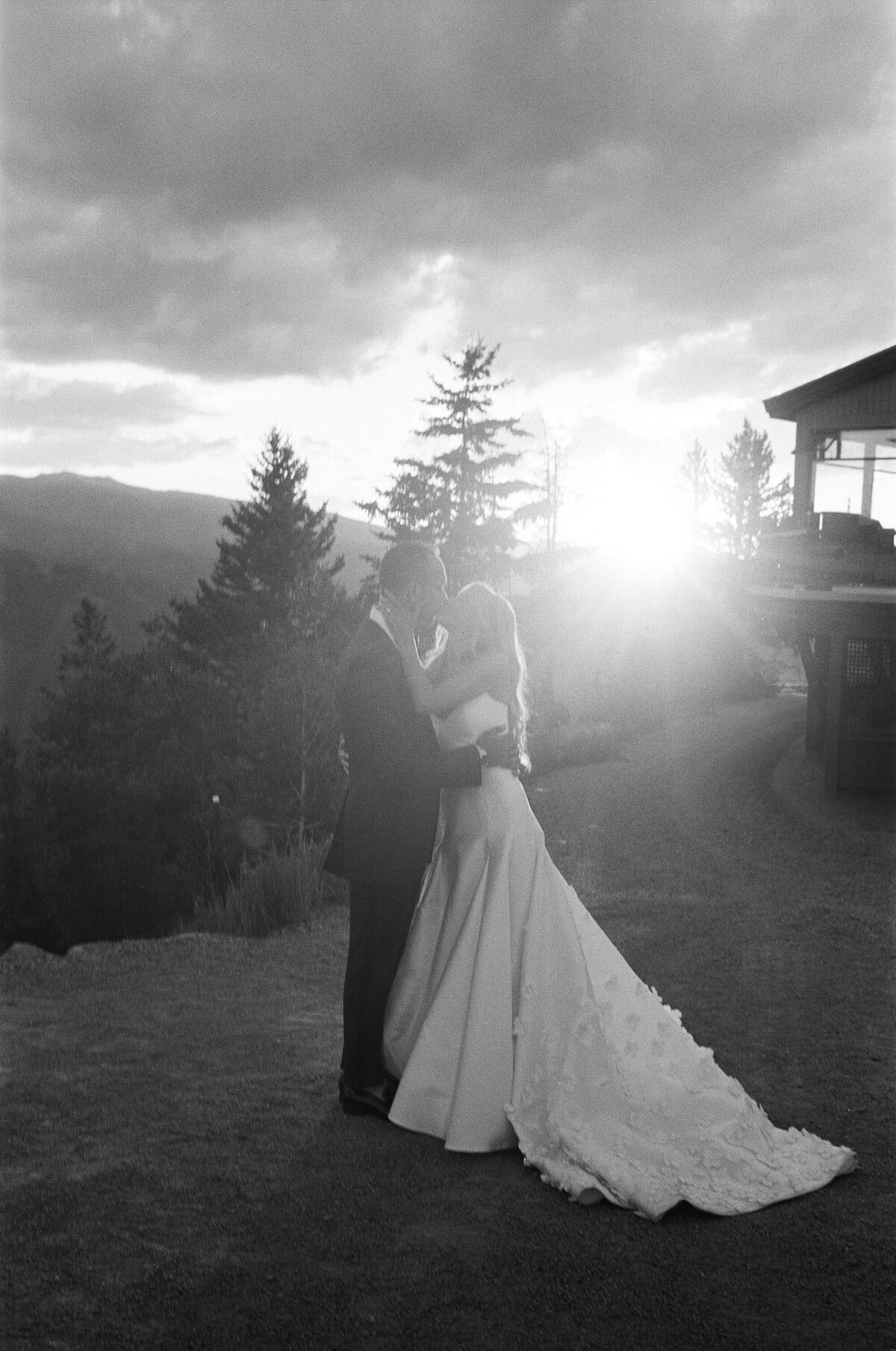 Real-Genuine-Wedding-Moments-Lance-Nicoll-37