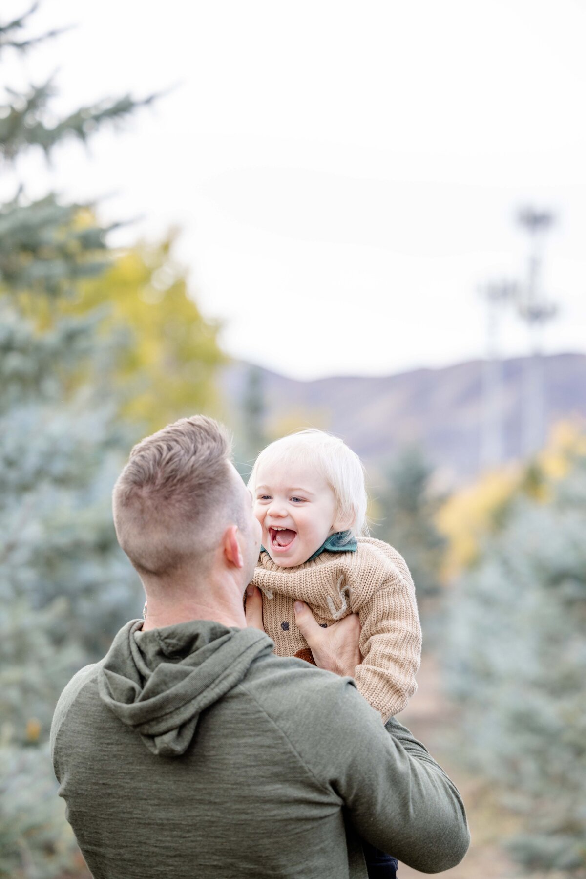 Utah-County-UT-Christmas-Tree-Farm-Mini-Session-Magnolia-and-Grace-Photography-Co-AshbyilyinJ-# (1)-27