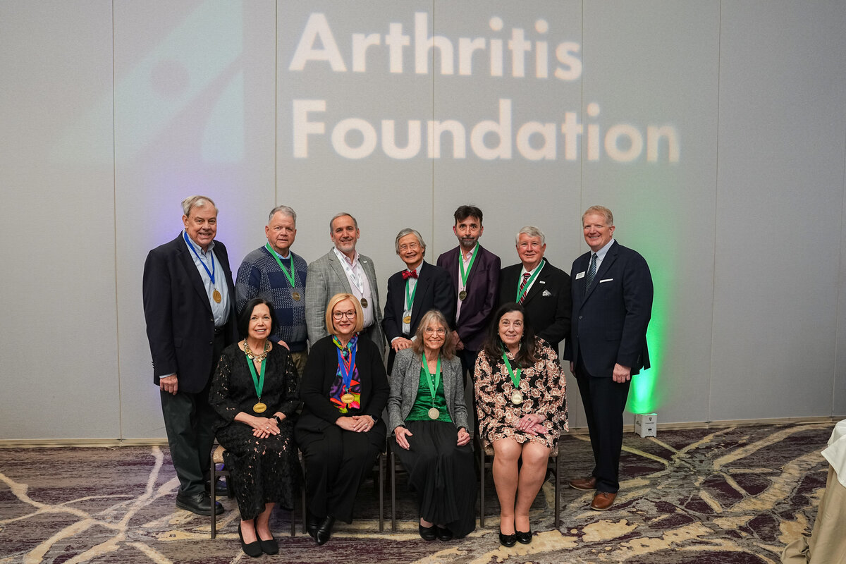 kansas-city-event-photography-0235-group-photo-at-arthritis-foundation-event