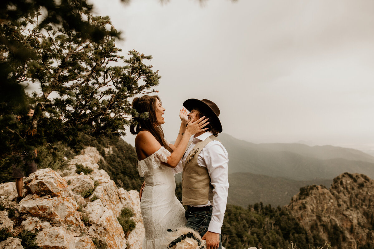 newlyweds at the sandia peak in Albuquerque