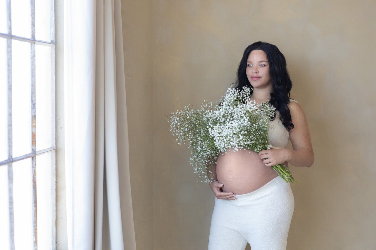 fine-art-in-studio-maternity-portraits-4