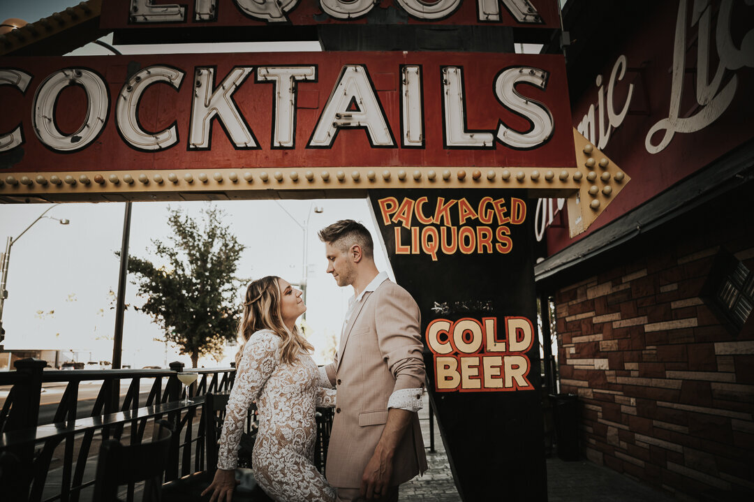 atomic-liquors-downtown-las-vegas-elopement-wedding