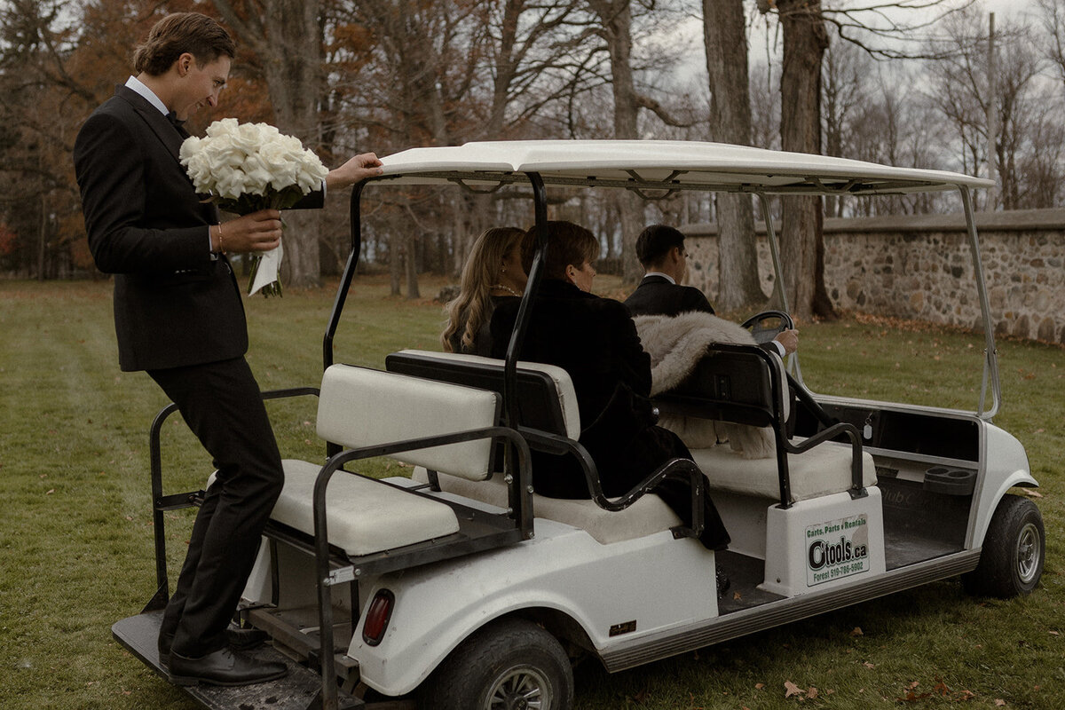 Couple getting married at Cruikston Park, Toronto, Ontario