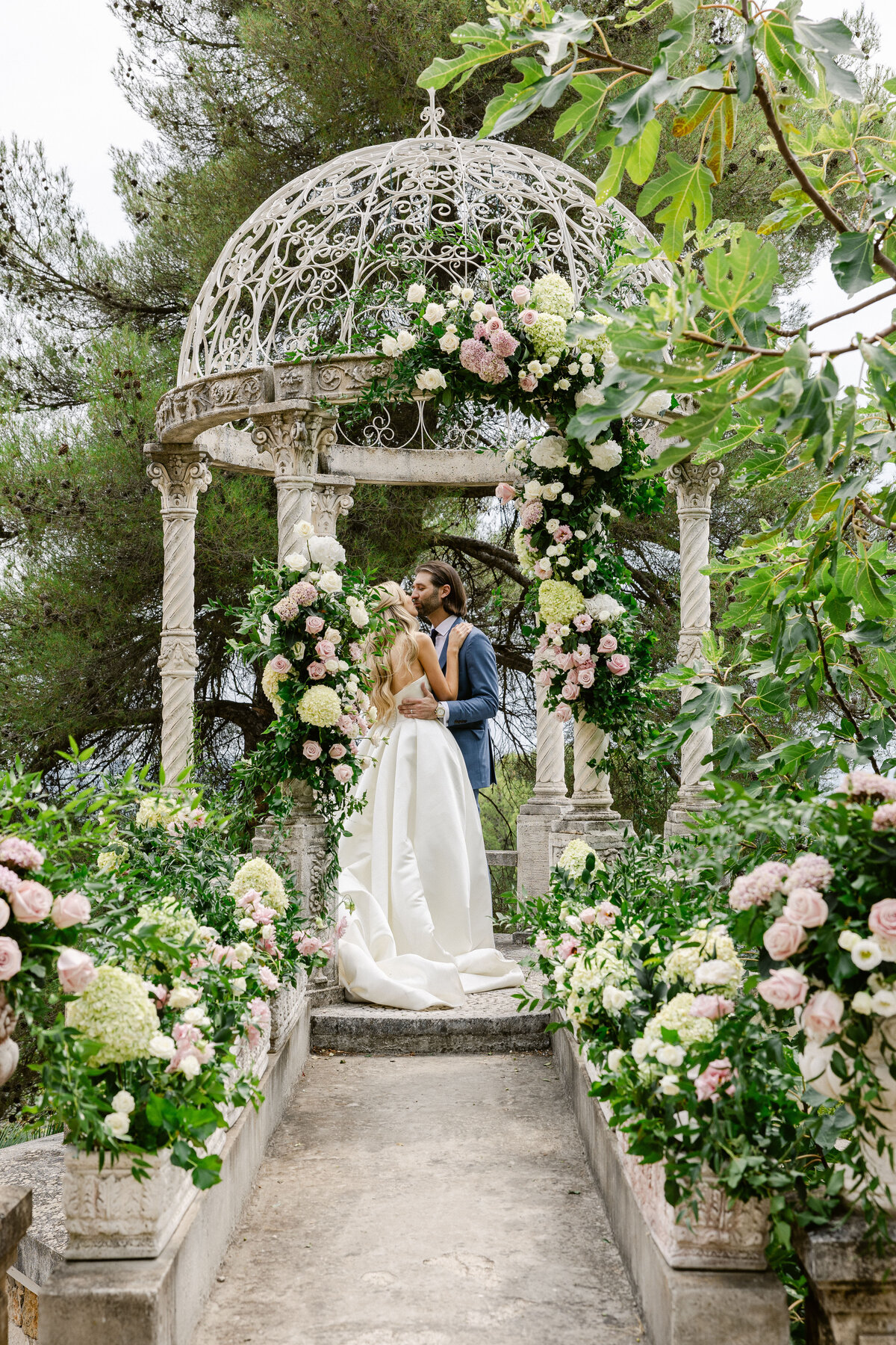 provence-wedding-flowers-details-romantic