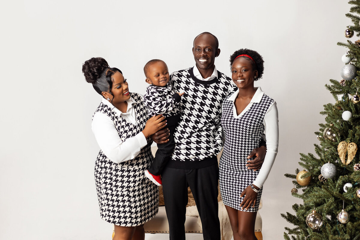 Legacy_Studios_Christmas_Bahamas_Photo-16