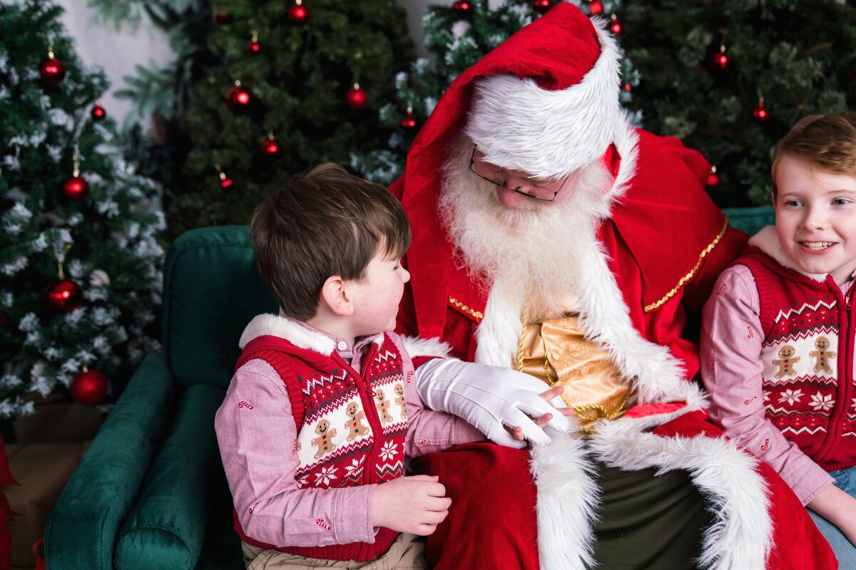 Snoqualmie_WA_Santa_Portraits_2136