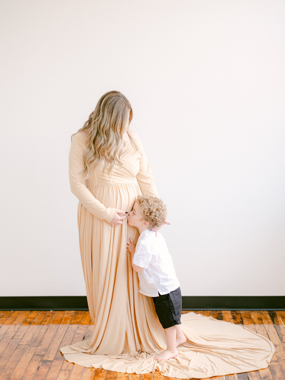 ct-maternity-session-photo-rental-studio-the-apiary-co-14