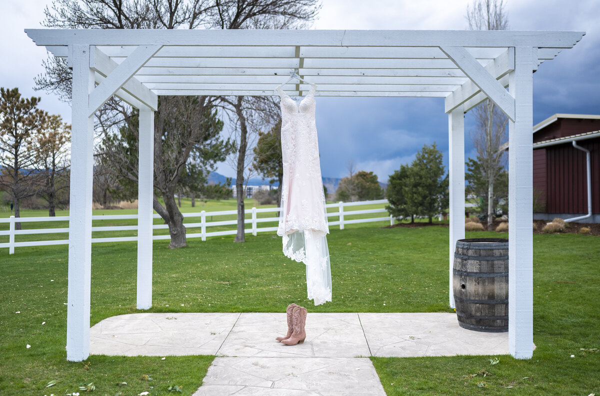 The Barn at Raccoon Creek wedding day with Bride and Groom