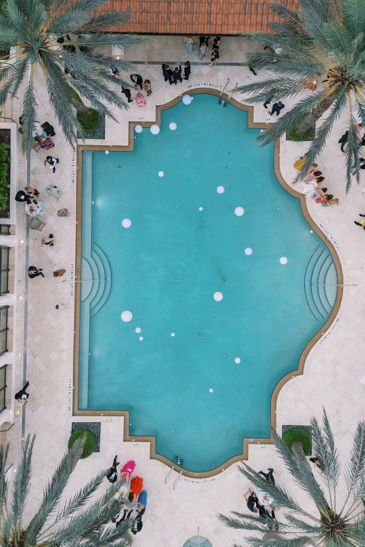 Palm Beach Jupiter Vero Beach wedding planner wedding design wedding coordination Florida wedding full service wedding planner full service wedding management South Florida wedding colorful wedding design partial wedding planner de