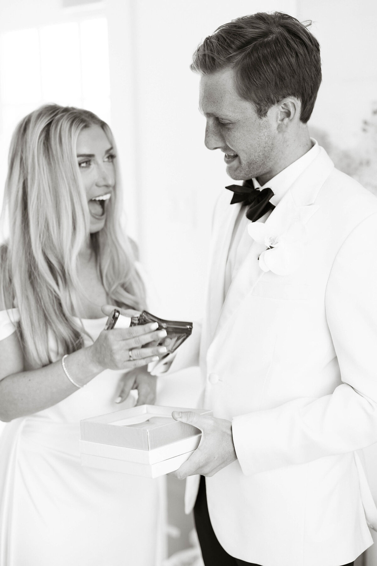 96_bride-groom-gift