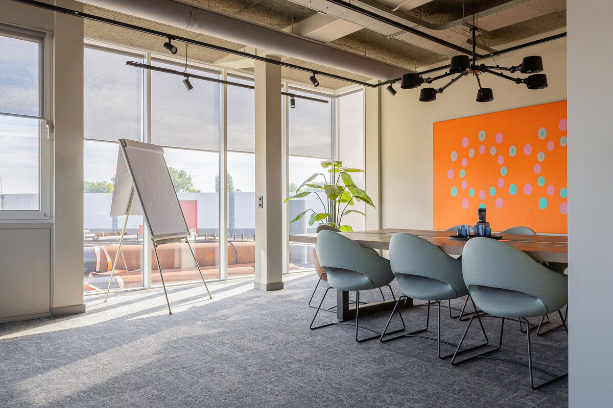 eindresultaat-project-dordrecht-kantoor-ontwerp-verbouwing-Koninklijke-Van-Der-Wees-Groep-detail-directie-kantoor-II