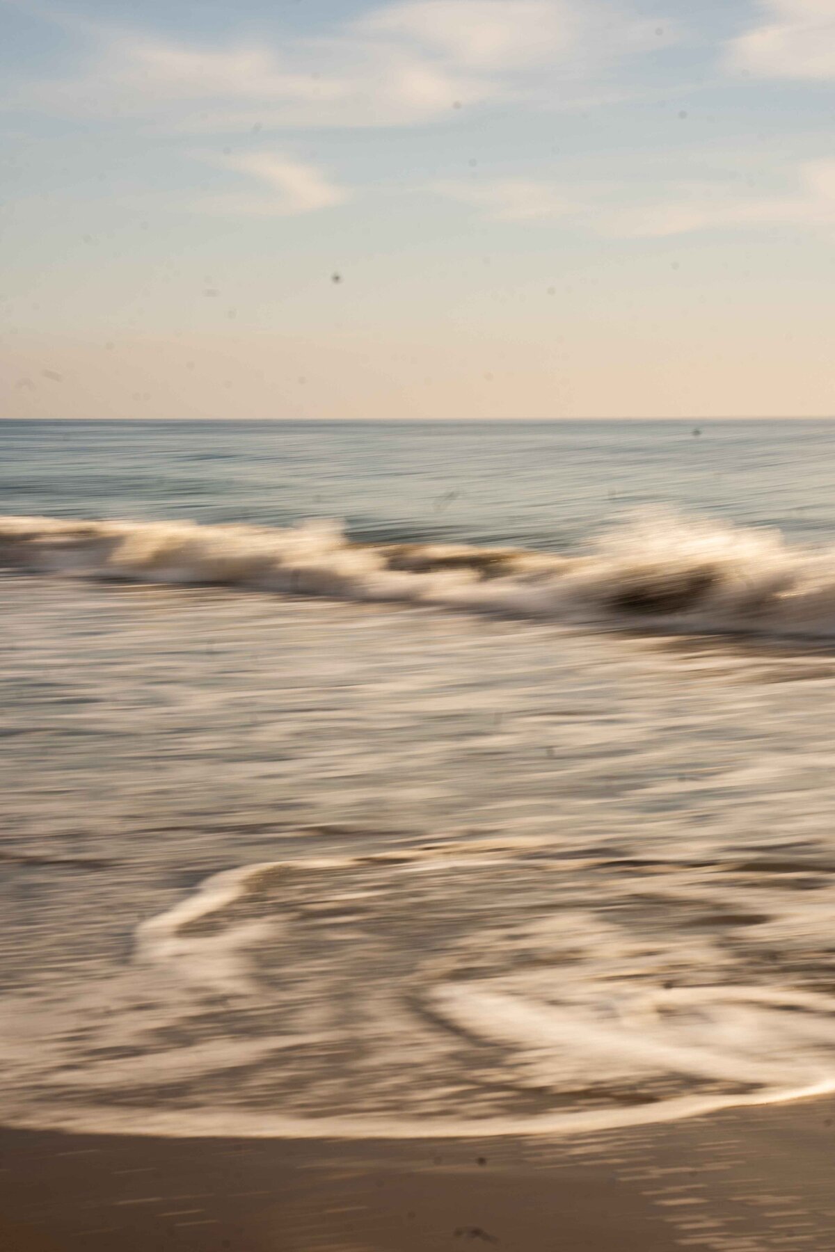 Blurry-Ocean-Image
