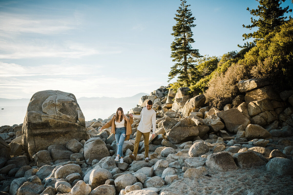 Sunshine and romance on boulders