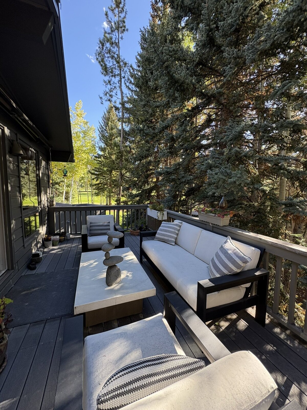 Outdoor deck