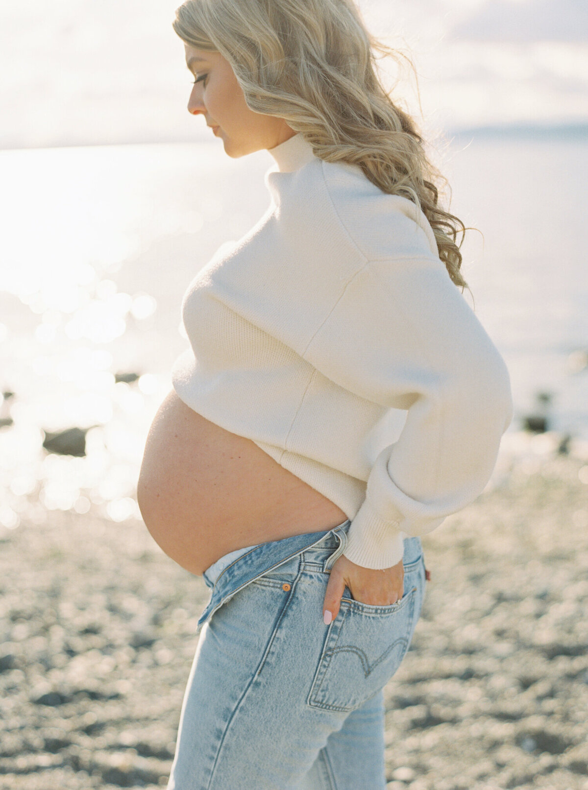 seattle-beach-maternity-photos-film