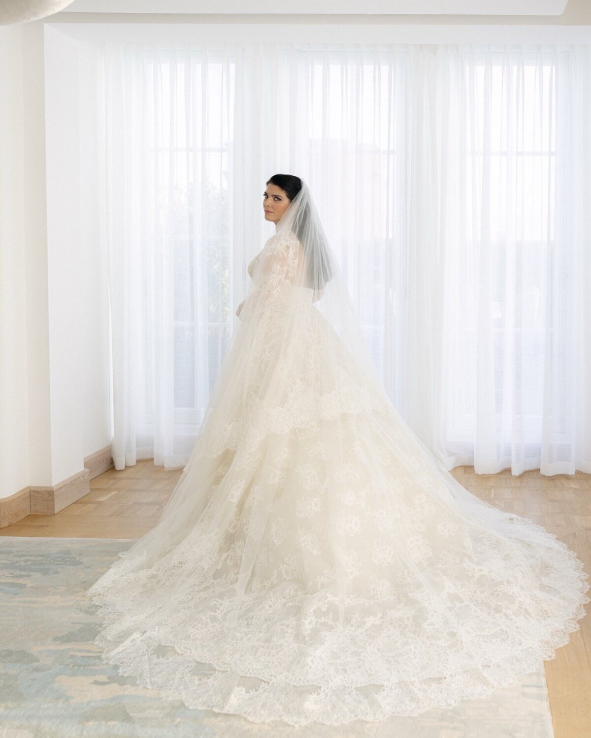 elie-saab-wedding-gown-lace-details