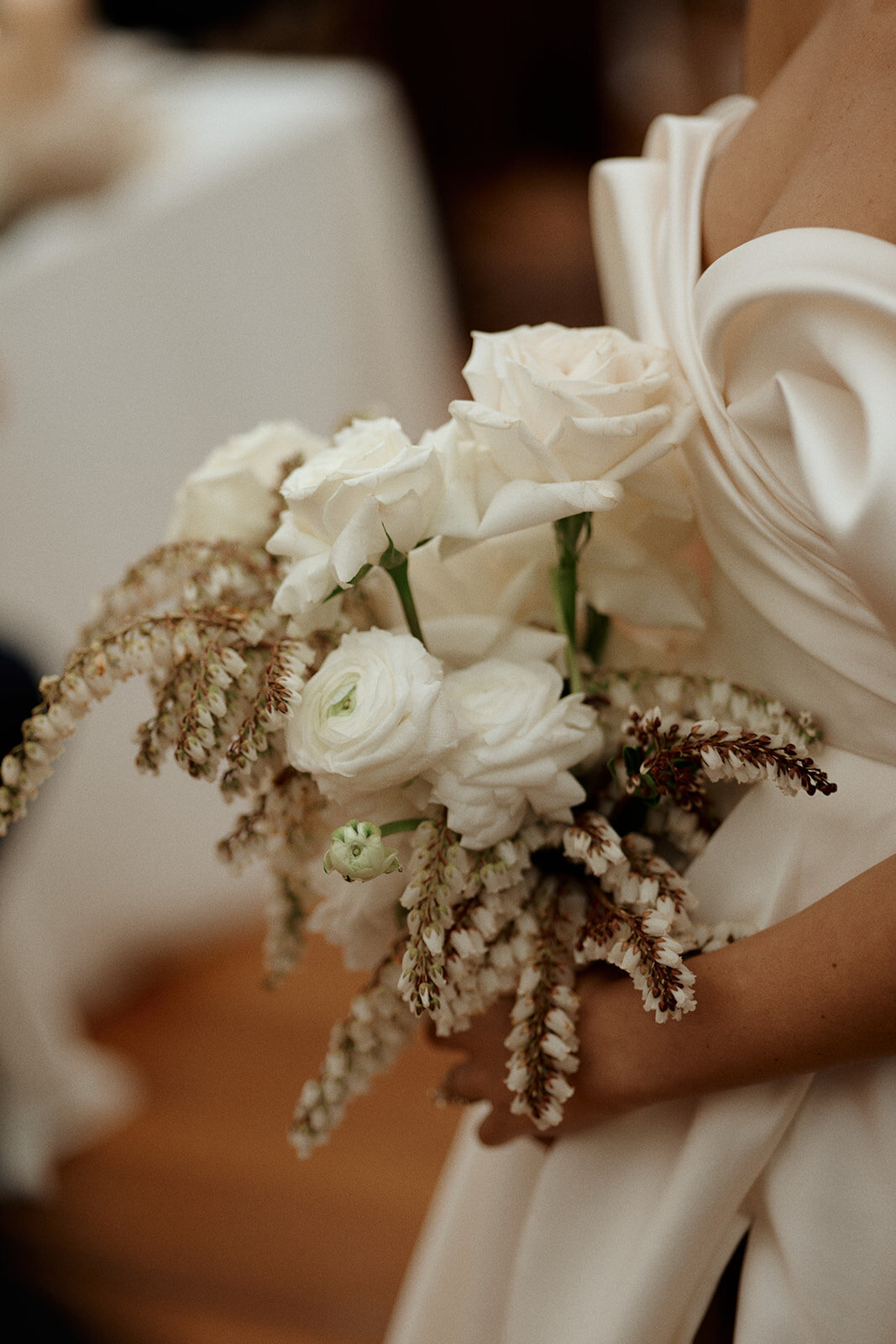 white-bridal-bouquet-ri