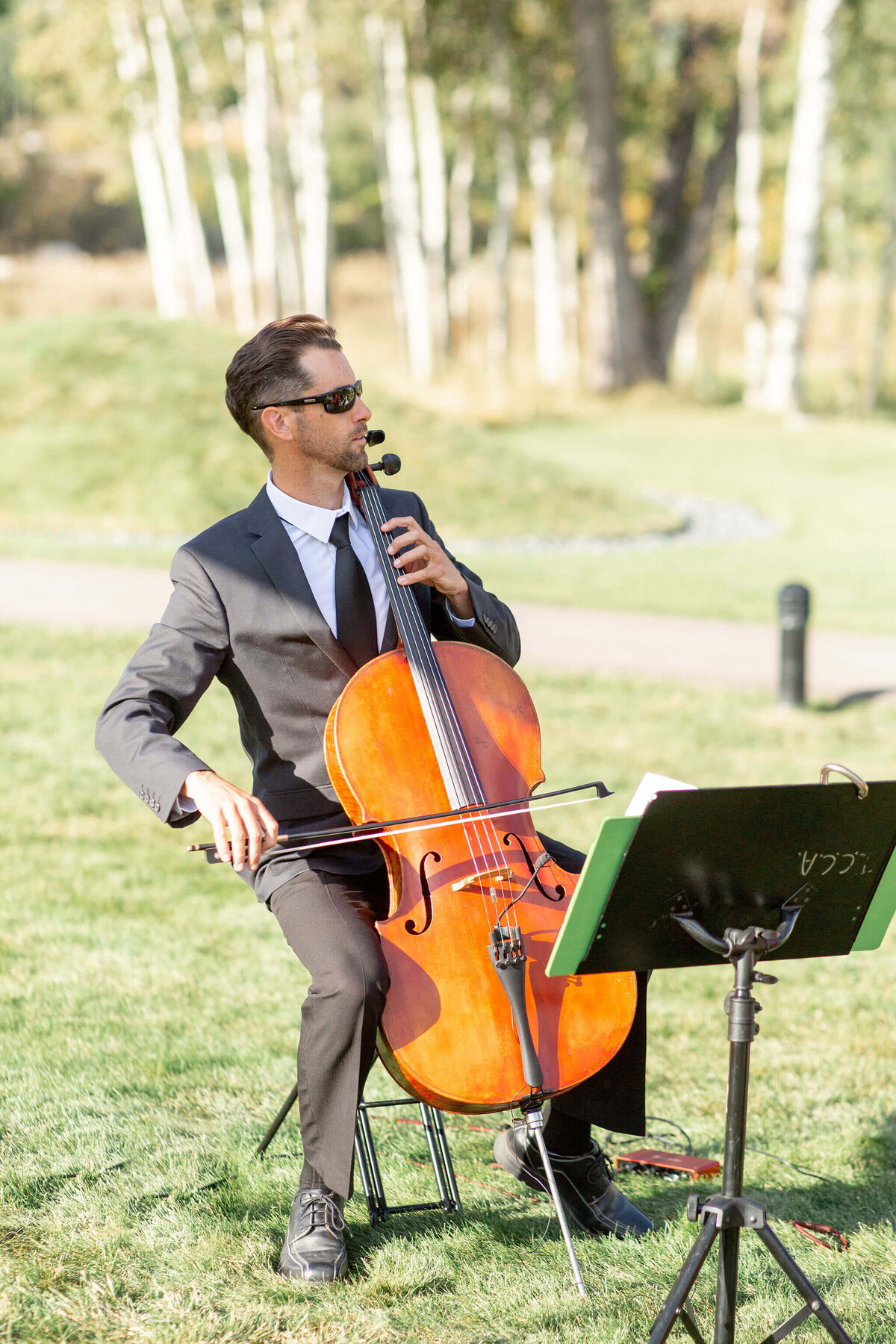 fall-aspen-meadows-resort-wedding-cellist