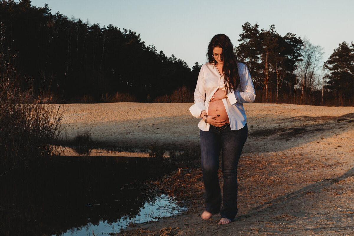 Finaste zwangerschapsfotograaf zwangerschapsshoot fotograaf zwangerschap limburg sittard-5