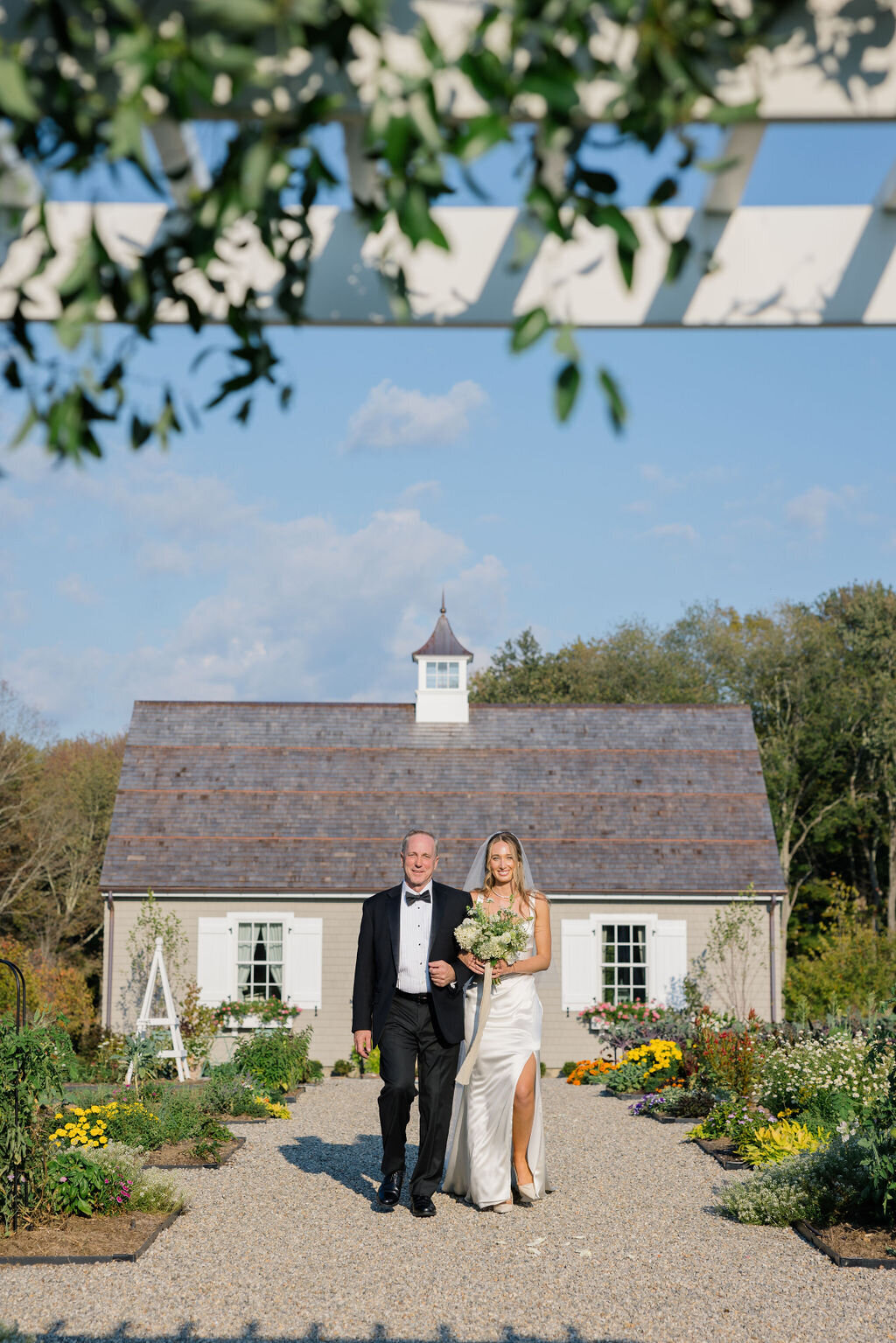 wedding-ceremony-at-smith-farm-gardens-jen-strunk-events