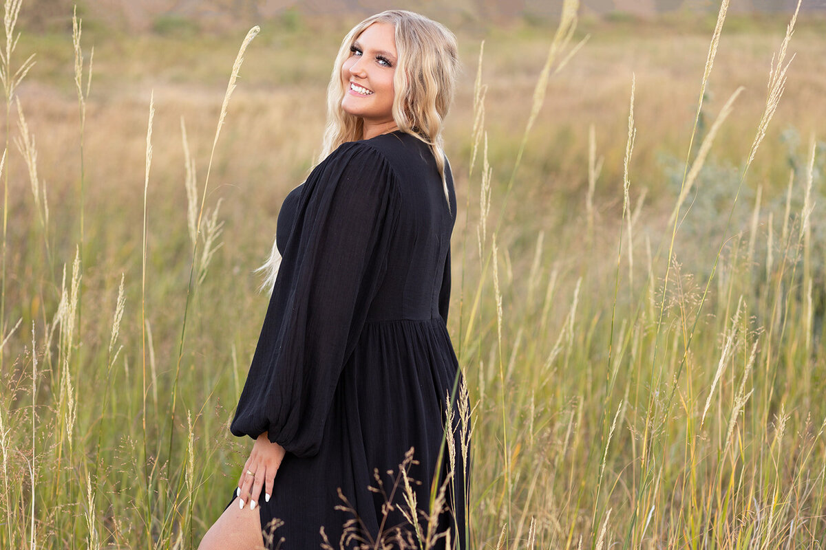Kellie-Rochelle-Photography-Williston-North-Dakota-Girl-High-School-Senior-Session11