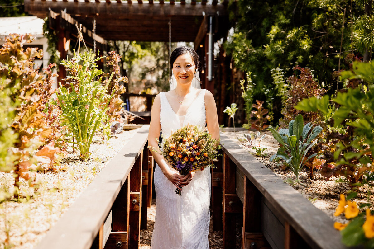 ArcherInspiredPhotography-StacyandTonyWedding-RiverbedFarmAnaheim-CouplePortraits-4