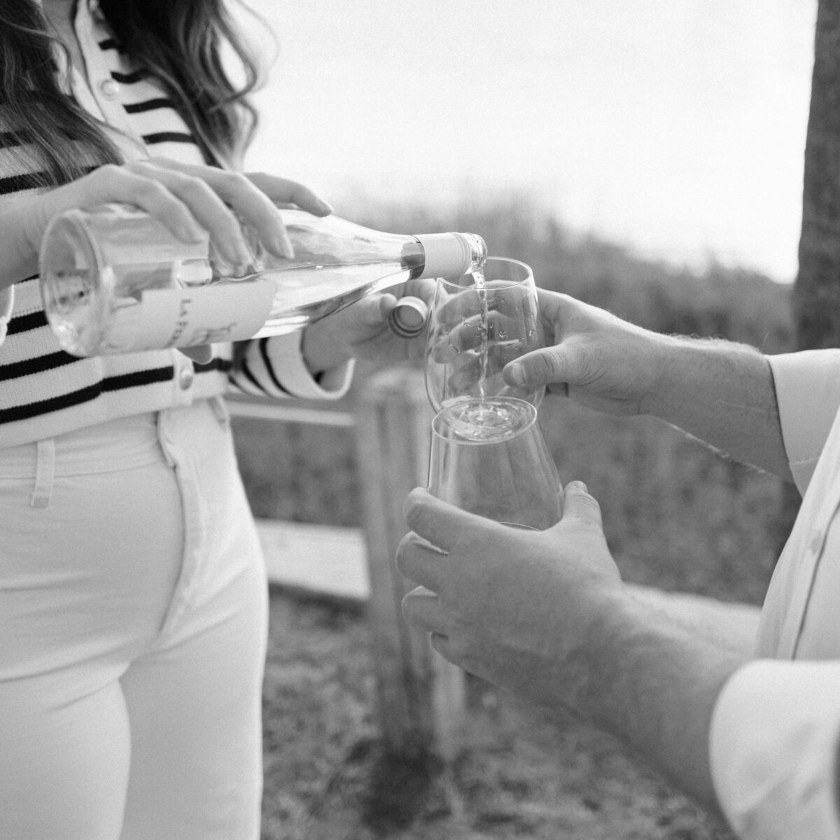 downtown-charleston-engagement-session-meg-andrew-038
